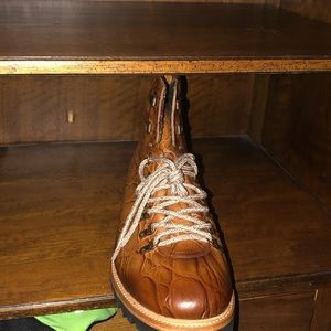 NWT & BOX Taft Viking Boot in Cedar